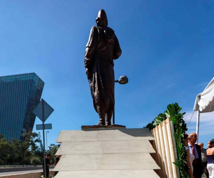 Develan estatua del Emigrante Libanés en la Ciudad de México