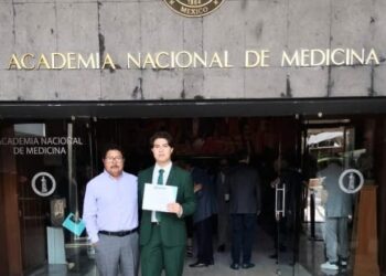Exalumno de la UAT recibe el premio de excelencia de la AMFEM