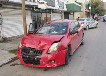 Fuerte encontronazo vehicular en el crucero 19 y Carrera Torres de Cd. Victoria