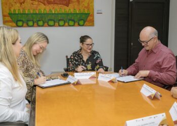 Firman convenio de colaboración ITEA y COBAT