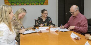 Firman convenio de colaboración ITEA y COBAT