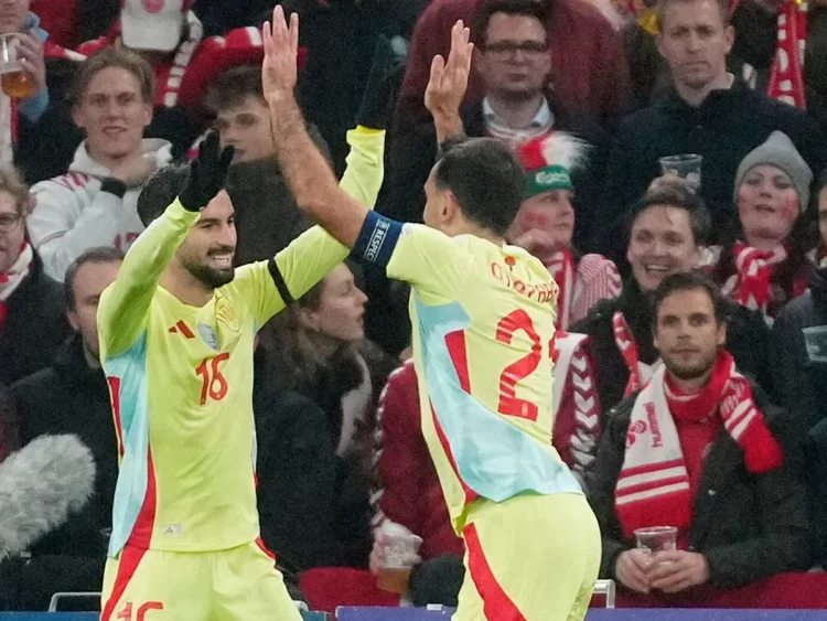 España derrota 2-1 a Dinamarca y es primero en grupo 4 en Nations League