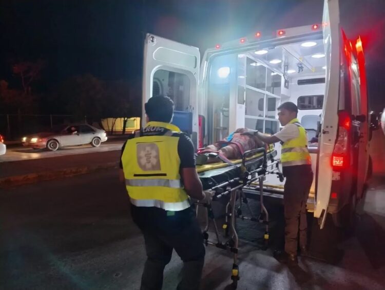 Cuatro muertos y un herido al volcar camioneta en carretera Victoria-Monterrey