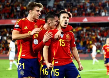 España vence 3-2 a Suiza y culmina invicta en su grupo de Nations League