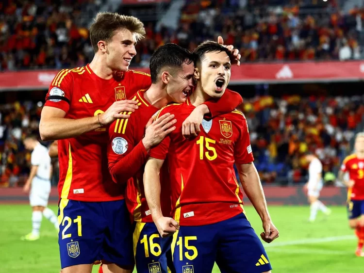 España vence 3-2 a Suiza y culmina invicta en su grupo de Nations League