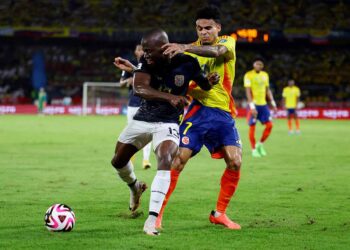 Ecuador derrota y desplaza a Colombia en la eliminatoria