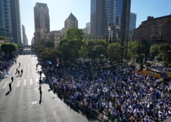 Dodgers celebran en grande su campeonato mundial; recuerdan a Fernando Valenzuela