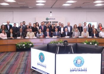 Declaran instalada la Comisión de Hacienda y Crédito Público de la Cámara de Diputados
