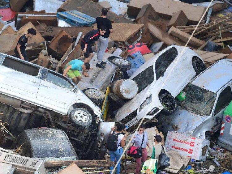 Van más de 200 muertos por las inundaciones en región de Valencia. España