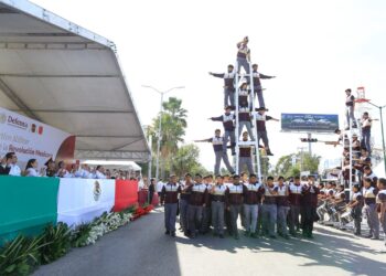 Preside Américo Villarreal en Cd. Victoria, desfile del 114 Aniversario del Inicio de la Revolución Mexicana