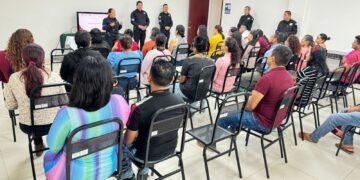 Guardia Estatal de Género imparte plática informativa a personal de SEDENA