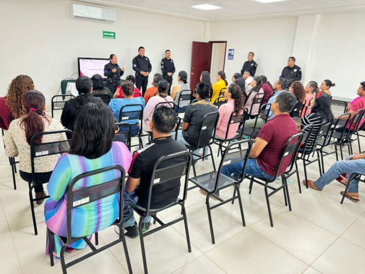 Guardia Estatal de Género imparte plática informativa a personal de SEDENA