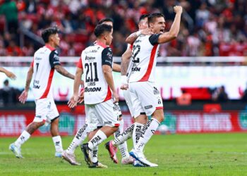 Atlas derrota 2-1 a Chivas y sigue soñando con la Liguilla 2024