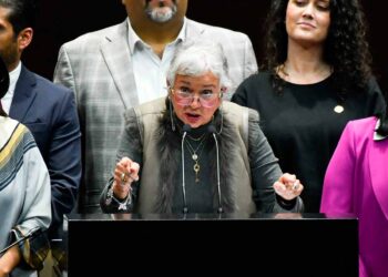 Diputados reanudan discusión para extinción de órganos autónomos