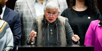 Diputados reanudan discusión para extinción de órganos autónomos