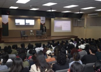 Imparte la UAT conferencia sobre las redes sociales y su impacto en la formación de la juventud