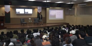 Imparte la UAT conferencia sobre las redes sociales y su impacto en la formación de la juventud