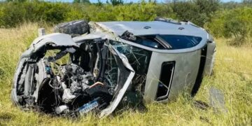 Vuelca doctor de Farmacias Simi en carretera Victoria-Soto la Marina; queda hospitalizado