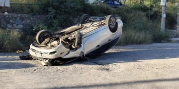 Vuelca auto en la calle CTM de la Col. “Luis Quintero” de Cd. Victoria