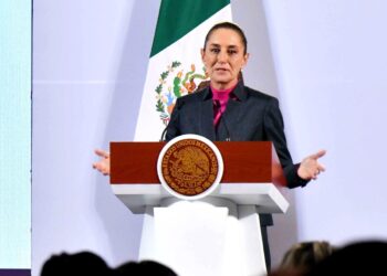 Sheinbaum propone recorte a autónomos para subir salario a militares y a la cultura