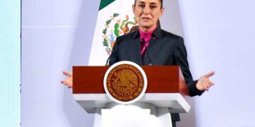 Sheinbaum propone recorte a autónomos para subir salario a militares y a la cultura