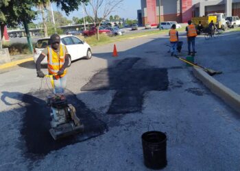 Llevan el programa de bacheo a diez colonias más de Cd. Victoria.