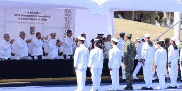 Asiste secretario general de Gobierno al 199 aniversario del “Día de la Armada de México” en la Primera Región Naval