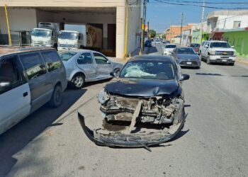 Tres heridos y cuantiosos daños deja choque en el crucero 9 y Abasolo de Cd. Victoria