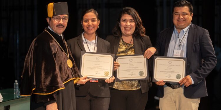 Entrega el Rector de la UAT Dámaso Anaya reconocimientos al mérito universitario 2024