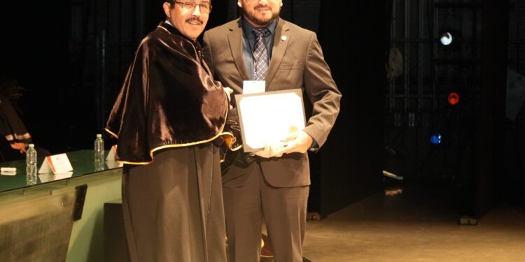 Entrega el Rector de la UAT Dámaso Anaya reconocimientos al mérito universitario 2024