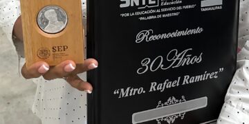 Convocan a docentes de Tamaulipas a recibir la medalla “Maestro Rafael Ramírez” 2025