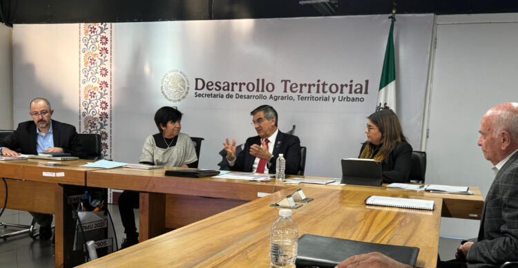 Acuerdan Américo Villarreal y SEDATU fortalecer regularización de predios urbanos en Tamaulipas