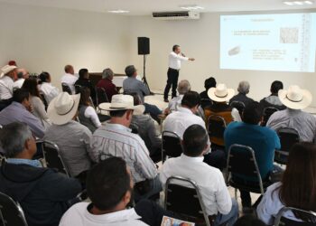 Capacitan a ganaderos para reforzar la prevención del gusano barrenador del ganado en Tamaulipas          