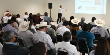 Capacitan a ganaderos para reforzar la prevención del gusano barrenador del ganado en Tamaulipas          