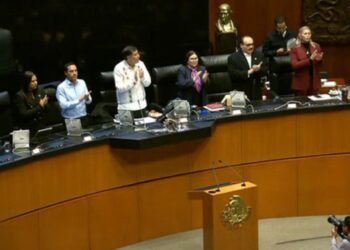 Senado despide a la actriz Silvia Pinal con un minuto de aplausos