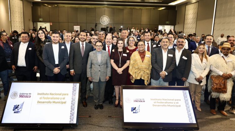 Secretaria de Gobernación Rosa Icela Rodríguez se reúne con 200 alcaldes de México