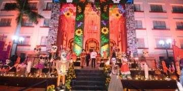 Américo Villarreal y María Santiago fortalecen tradiciones del Día de Muertos en Tamaulipas