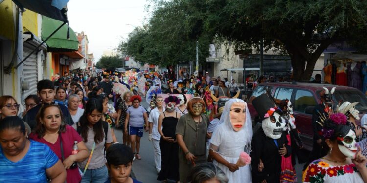 Américo Villarreal y María Santiago fortalecen tradiciones del Día de Muertos en Tamaulipas