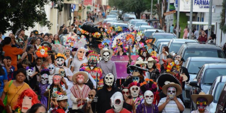 Américo Villarreal y María Santiago fortalecen tradiciones del Día de Muertos en Tamaulipas