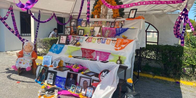 Victorenses entre flores y sepulcros para recordar a sus fieles difuntos