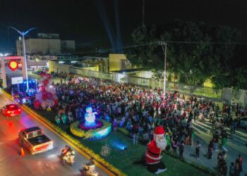Enciende la UAT el espíritu navideño en Ciudad Mante
