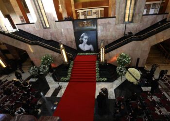 Con ‘Las Golondrinas’ sellan el último adiós a Silvia Pinal en Bellas Artes