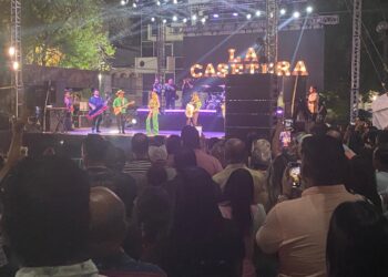 Bajan telón del XXII Festival en la Costa del Seno Mexicano; cierra al ritmo del grupo La Casetera
