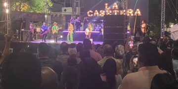 Bajan telón del XXII Festival en la Costa del Seno Mexicano; cierra al ritmo del grupo La Casetera