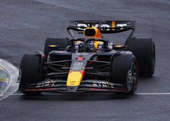 Max Verstappen remonta y triunfa en Brasil! ‘Checo’ se queda sin puntos