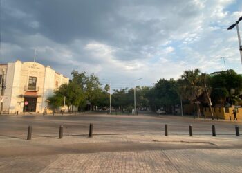 Luces y sombras del Paseo Alameda Francisco I. Madero (El 17) de Cd. Victoria, Tamaulipas