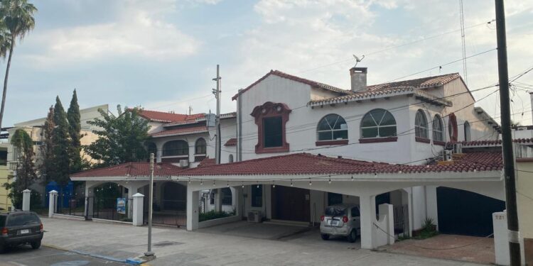 Luces y sombras del Paseo Alameda Francisco I. Madero (El 17) de Cd. Victoria, Tamaulipas