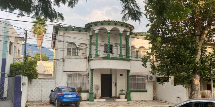 Luces y sombras del Paseo Alameda Francisco I. Madero (El 17) de Cd. Victoria, Tamaulipas