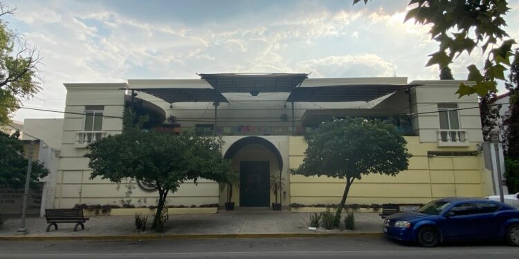 Luces y sombras del Paseo Alameda Francisco I. Madero (El 17) de Cd. Victoria, Tamaulipas