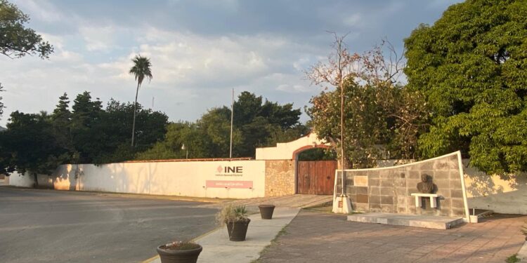 Luces y sombras del Paseo Alameda Francisco I. Madero (El 17) de Cd. Victoria, Tamaulipas